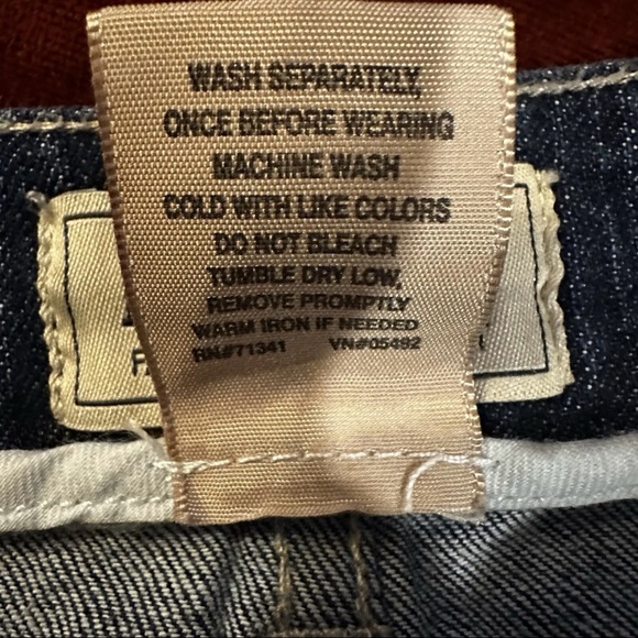 L.L. Bean Favorite Fit Straight Leg Denim Jeans - Picture 9 of 14